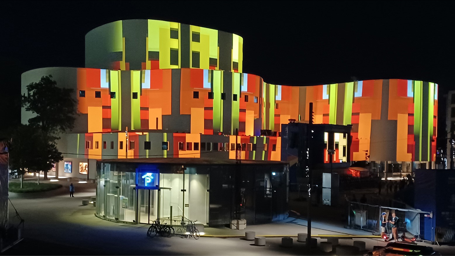 Lichtinstallation „Rotation“ am Schauspielhaus Düsseldorf