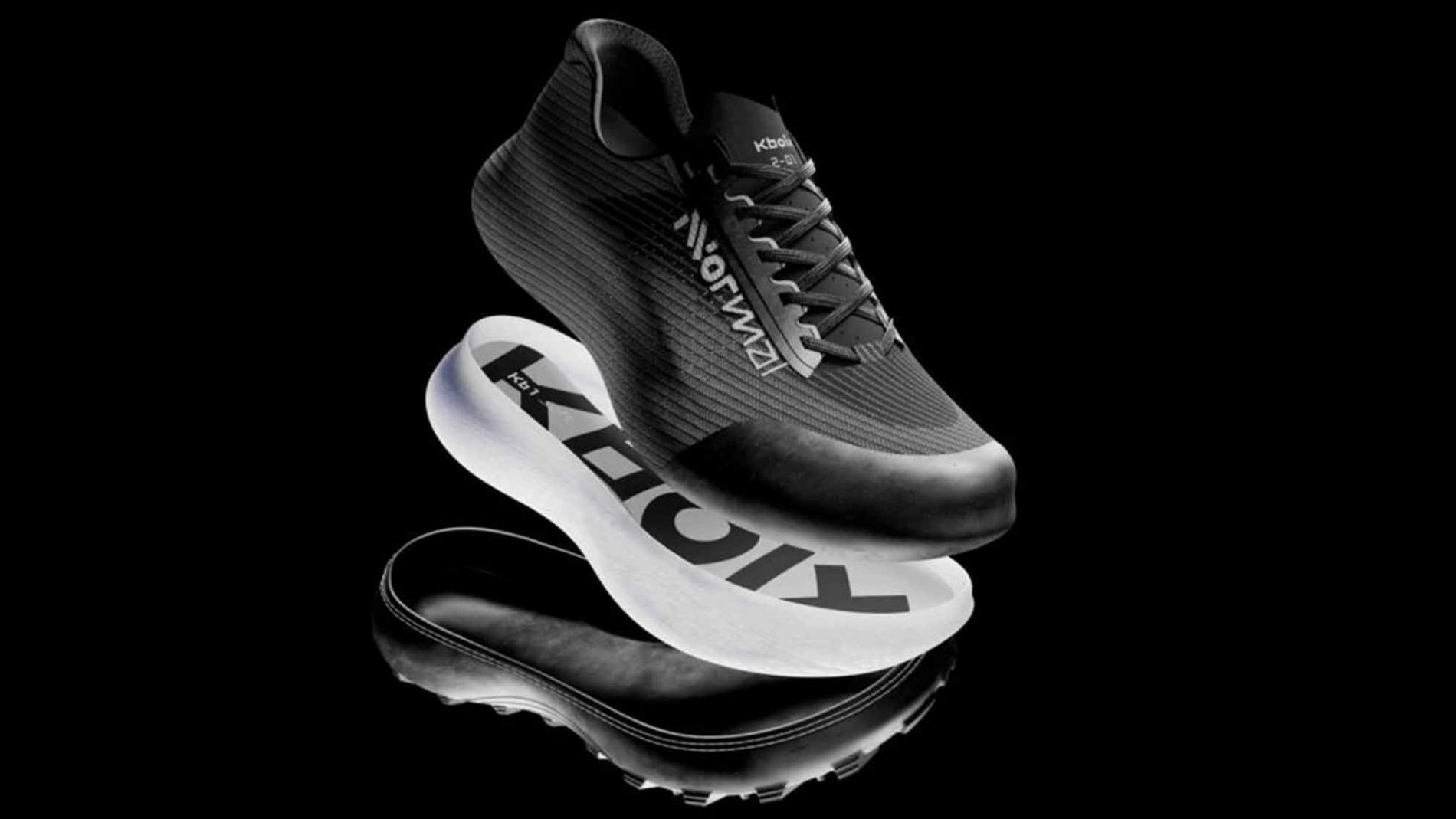 Black performance trainer with interchangeable sole