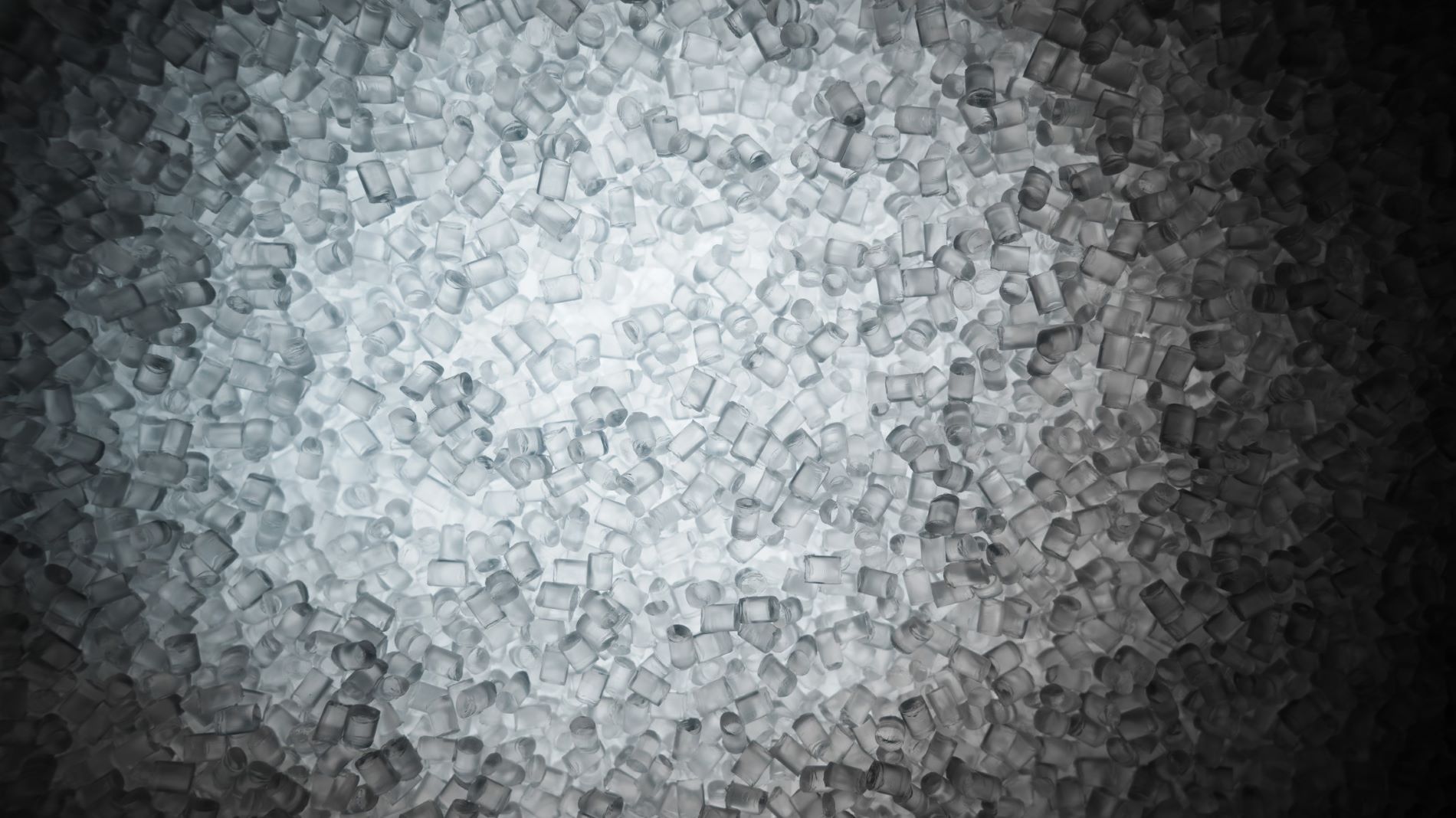 Transparent plastic granules for textile applications