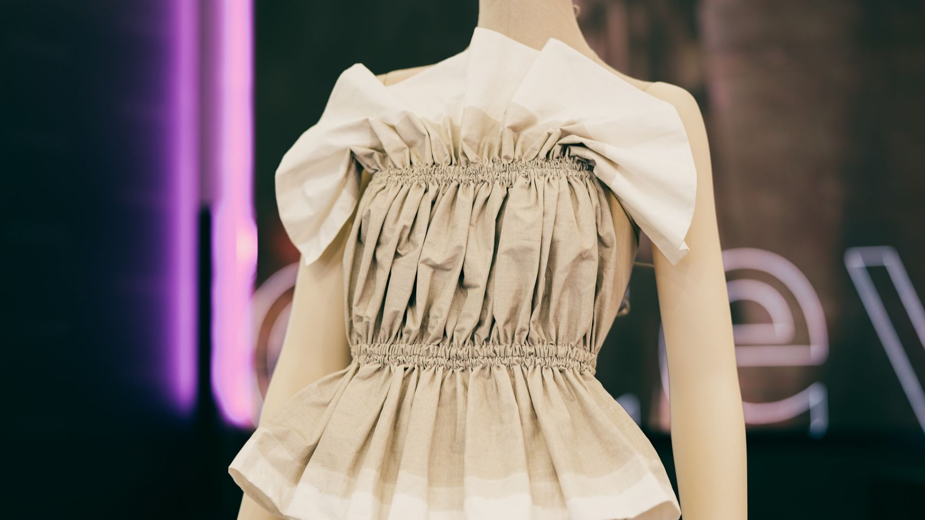 Sustainable garment design with gathered natural fabric